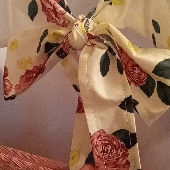 NWT Shein Halter Top with Pretty Lavender Floral Design - Picture 8 of 11